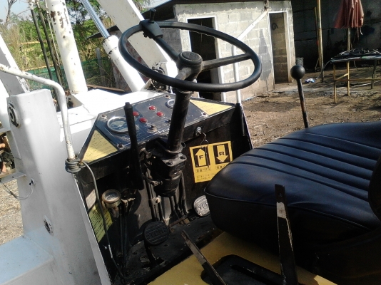 ขายรถตักเล็ก TCM 810 เครื่องยนต์ดีเซล 4 สูบ ขนาดกระทัดรัด ใช้งานได้ทันที