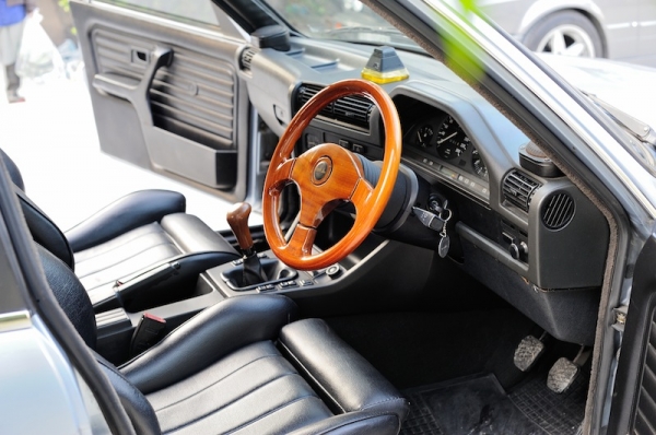 ขาย BMW E30 สองชั้น 4 ประตู สภาพเทพสุดในรุ่น