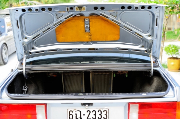 ขาย BMW E30 สองชั้น 4 ประตู สภาพเทพสุดในรุ่น