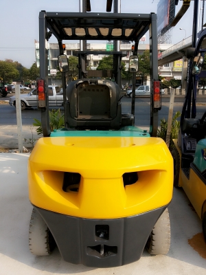 ขายKomatsu fg25-16 ขนาด2.5ตัน เสาสูง3เมตร เกียร์ออร์โต้ เครื่องเบนซิลk21รถญี่ปุ่นแท้ ราคาต่อรองได้0816161541