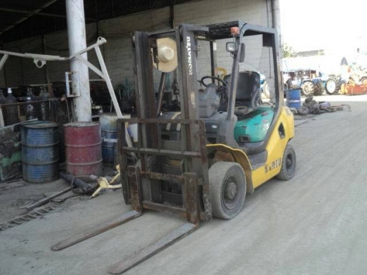 ขายKomatsu fg25-16 ขนาด2.5ตัน เสาสูง3เมตร เกียร์ออร์โต้ เครื่องเบนซิลk21รถญี่ปุ่นแท้ ราคาต่อรองได้0816161541