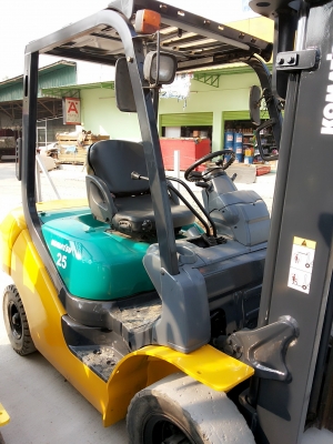 ขายKomatsu fg25-16 ขนาด2.5ตัน เสาสูง3เมตร เกียร์ออร์โต้ เครื่องเบนซิลk21รถญี่ปุ่นแท้ ราคาต่อรองได้0816161541