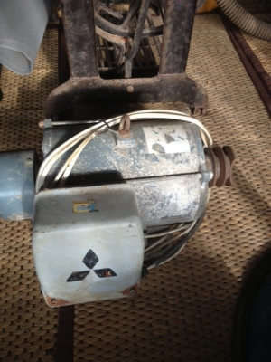 มอเตอร์มิสซู 3 แรงไฟบ้านสภาพเดิมๆพร้อมใช้สภาพเดิมๆครับพร้อมใช้งาน ไฟบ้าน  220 โวลครับเสียงนิ่มครับ มี 2 ตัวครับ  ราคานี้คุ้มครับใช้ยาวครับรุ่นนี้