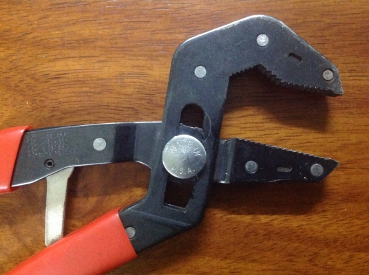 ขายคีมล็อค Facom