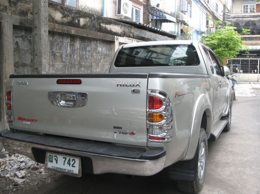 ขาย toyota vigo preruner เครื่อง2.5 e  ปี 2011 525,000 บาท