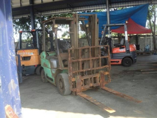 ขายMitsubishi fd25-f18c ขนาด2.5ตัน เสาสูง3เมตร เกียร์ธรรมดา เครื่องดีเซลS4Sงาคว่ำหงาย ชั่วโมงการใช้งาน4000กว่าชั่วโมง