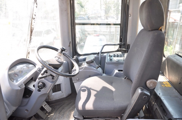 รถตักล้อยางKOMATSU WA 470-5