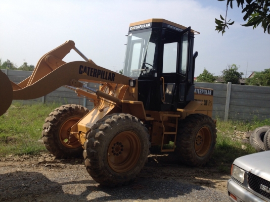 ขายรถตักล้อยาง  CAT 910 F