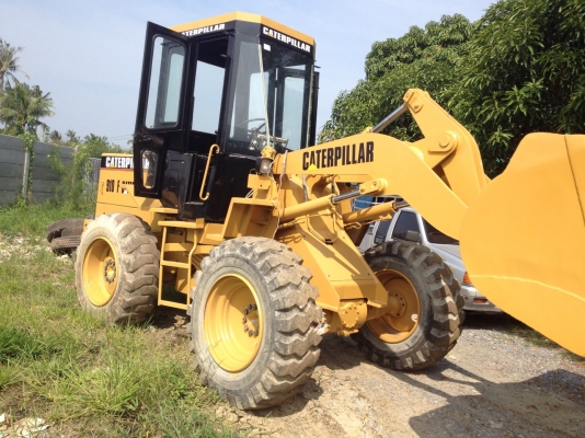 ขายรถตักล้อยาง  CAT 910 F