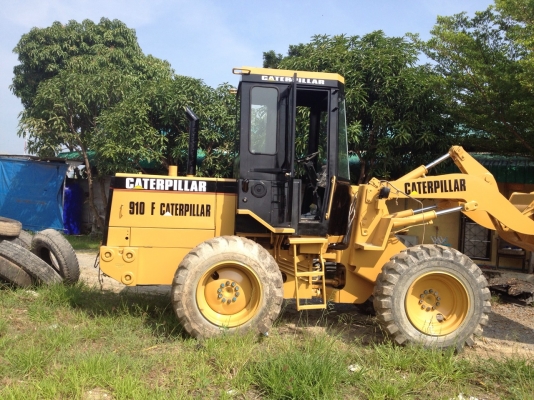 ขายรถตักล้อยาง  CAT 910 F