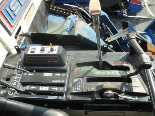 รถเกี่ยวข้าว iseki 19แรง รถญี่ปุ่น นำเข้า ประหยัดค่าแรงงาน