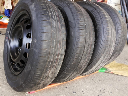 ล้อกะทะ Yaris บริสโตน 175 65 14 ปียาง4413 ป้ายแดง