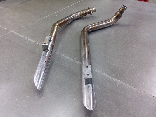 ขายท่อแต่งถอดจากsteed400กับกระเป๋าติดบังโคลนหน้า ต่อรองได้คับ