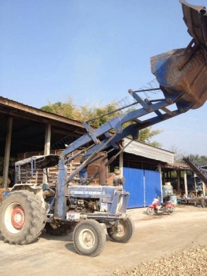 รถไถ FORD ใส่ตัวตัก รถพร้อมใช้งาน เครื่องดี ไฮโดรลิกดี