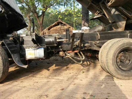 ***ขายแล้วครับขอบคุณ Truck2hand ขาย6ล้อดั๊มดิน ISUZU KS 4BD1 110 ฝาขาว วางหัวการ์ตูนNKR (ลงเล่ม) เครื่องแน่น แรง อึด เกียร์ดี สโลวกลาง ช่วงล่างเดิม คัสซีสวยไม่ปะไม่ดาม กระบะดั๊มเหล็ก5ตันยิงหน้า 3.60ม.สภาพดี พื้นดีข้างดี หัวเก๋งสวย ยางดี6เส้น พร้อมใช้ พร้อ