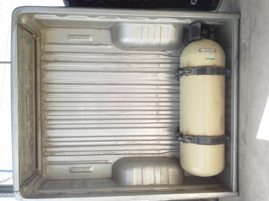 กระบะท้ายวีโก้แค็ป CNG มาพร้อมถังแก๊ส+ แม็กไลเนอร์