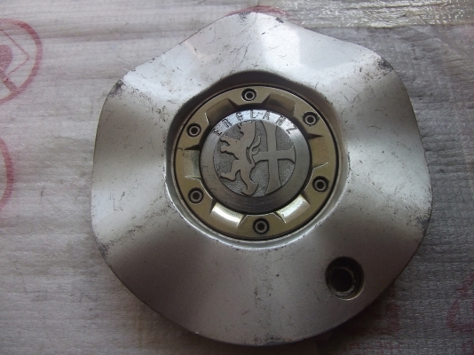 เศษฝาครอบดุมล้อ ERGLANZ แท้ๆ เศษฝาครอบดุมล้อ ERGLANZ แท้ๆ