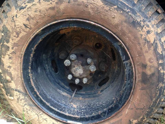 ***ขายแล้วครับขอบคุณ Truck2hand ขาย 6ล้อดั๊มดิน HINO KM310 เครื่องเดิมหัวเดิม เครื่องDQ100 110HP แห้งดี ไม่เยิ้ม ช่วงล่างแน่น คัสซีดี ล้อ6น็อตFหน้า หลังเดิม กระบะดั๊มเหล็กยิงหน้า 3.50ม.สภาพดีพื้นดีข้างดีไม่ผุ ยาง8.25ดี6เส้น หัวเก๋งดีไม่ผุภายในคอนโซลครบ ขา