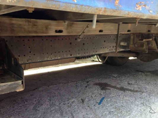 ขายบรรทุก 6 ล้อ อีซูซุ NQR ออกป้ายแดง รถปีประมาณ47 เครื่อง 140 แรงม้า ยาว 5.5ม เติมน้ำมันขับได้เลย สีน้ำเงิน