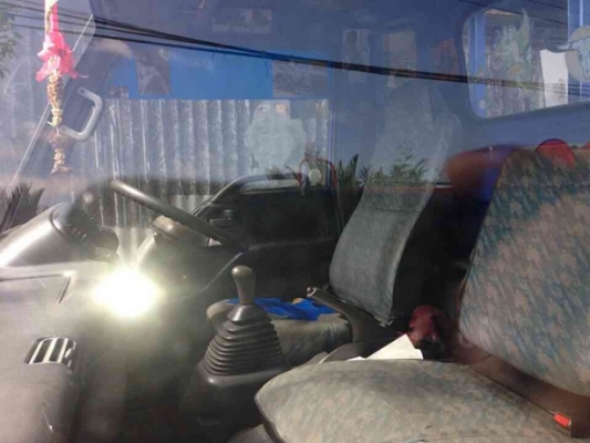 ขายบรรทุก 6 ล้อ อีซูซุ NQR ออกป้ายแดง รถปีประมาณ47 เครื่อง 140 แรงม้า ยาว 5.5ม เติมน้ำมันขับได้เลย สีน้ำเงิน