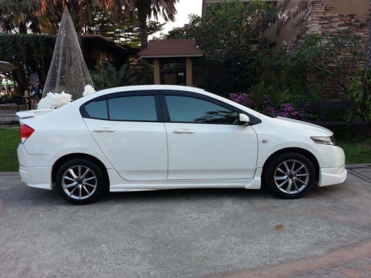 ขาย Honda City สีขาว เกีย MT ปี 2010 ราคา 370,000 บาท ขาย Honda City สีขาว เกีย MT ปี 2010 ราคา 370,000 บาท