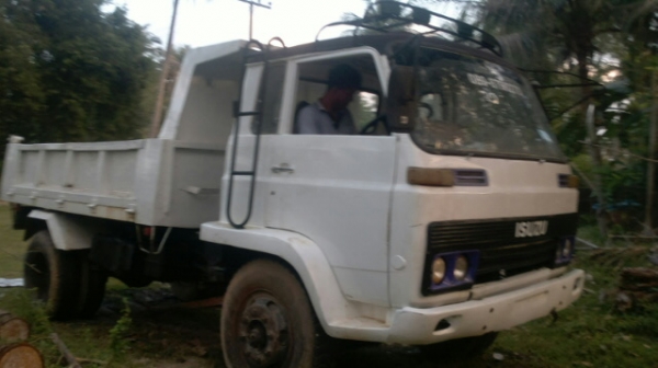 อีซูซุ jcm  คัทรีใหญ่ดั้มยาว3.8เมตร