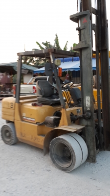 ขายรถยก3ตัน...มิตซูรุ่น14เสา4เมตร..งากะดกได้...ดีเซล...0815667535