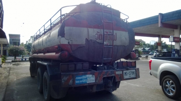 ขายรถสิบล้อบรรทุกน้ำมัน Isuzu 240 หัวขาว FXZ23NFY 2 เพลา เครื่อง P11C โหลดบน ทะเบียนพร้อม ขายรถสิบล้อบรรทุกน้ำมัน Isuzu 240 หัวขาว FXZ23NFY 2 เพลา เครื่อง P11C โหลดบน ทะเบียนพร้อม