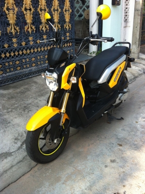 ขาย Honda Zoomer-x สีเหลือง ปี 2556 (รถ7เดือน) ราคา 37,500บาทครับ