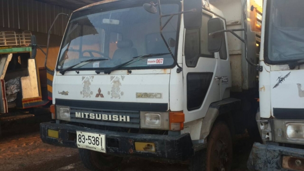 ขายด่วนไอ้หลงสองเพลาดั้มสิบสปีดเบรคใหญ่ราคาโคตรถูก ตามสภาพFN527MTD 4344โทร0801515451