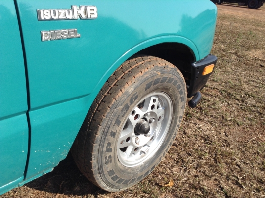 ขายรถกระบะ ISUZU KB เครื่อง 2500 ฝาทอง สตาร์ทติดง่าย คัสซีสวย ล้อแม็ก ยางเต็ม ทะเบียนเต็มพร้อมโอนครับ ขายรถกระบะ ISUZU KB เครื่อง 2500 ฝาทอง สตาร์ทติดง่าย คัสซีสวย ล้อแม็ก ยางเต็ม ทะเบียนเต็มพร้อมโอนครับ