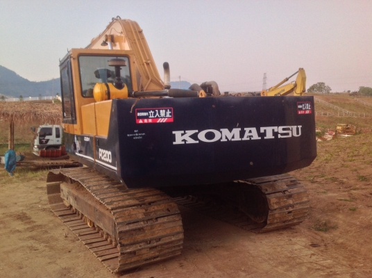 ขายรถแบคโฮ โคมัสสุ pc200