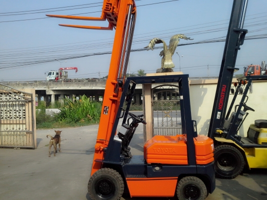 ขายTOYOTA 5FG15ขนาด1.5ตัน เสาสูง3เมตร เกียร์ธรรมดาเครื่องเบนซิล5K งาไซค์ซิฟ การใช้งาน2000 กว่าชั่วโมง ราคาต่อรองได0816161541