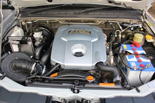 MU-7 SUPER PLATINUM ปี 2010 รถสวย พร้อมใช้งาน