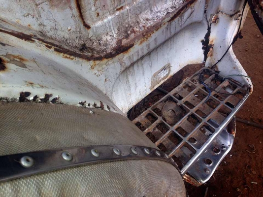 ***ขายแล้วครับขอบคุณ Truck2hand ขายหัวคัสซี 10ล้อเพลาเดียว ราคาเบาๆ HINO FL176 EH700 168HP เครื่องดีติดง่าย ช่วงล่างคัสซีดี มีสนิมบ้าง ไม่ผุไม่ดาม เพลาเดียวเดิมยางดี10เส้น หัวเดิม มีผุบ้างภายในสวยคอนโซลครบ เบรคเดิม ทำเทเลอร์ รถเกี่ยว/แบ็คโฮ ใส่กระบะล่อง ข