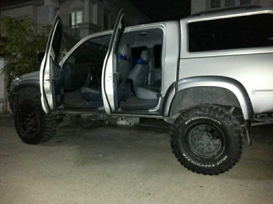 ขาย Toyota 4&times;4 D4D2.5..ABS 4ประตู ยาง33 ลายไม้ แครี่บอยหลัง