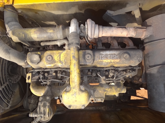 ขายด่วน  รถแบคโฮ  KOBELCO  SK200 เก๋งเทา เอกสารเล่มทะเบียน สภาพดี พร้อมใช้งาน