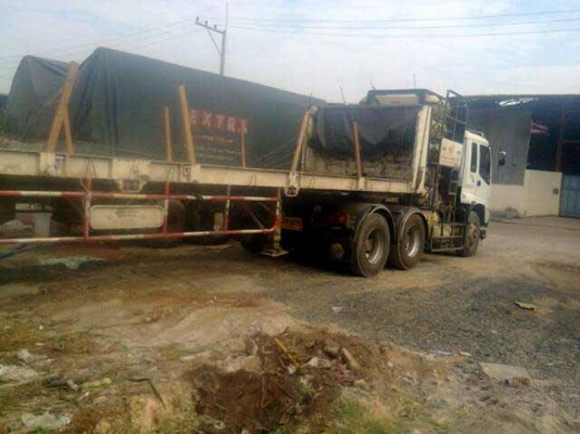 ขายด่วน  รถหัวลาก พร้อมหางพื้นเรียบสองเพลา  ISUZU  DDEGA  320  และ 270  มีสองชุด  ราคาเดียวกัน  เหมาก็ได้  พร้อมใช้งานทันที