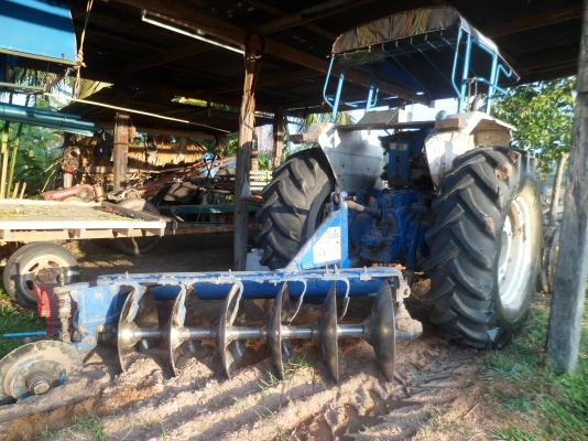 ขายรถไถ ฟอร์ด สภาพพร้อมใช้งาน 75 แรง ขายรถไถ ฟอร์ด สภาพพร้อมใช้งาน 75 แรง