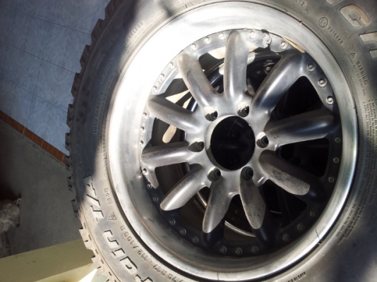 ขายล้อลายกล้วย ขอบ 17 6รูพร้อมยาง BF ALL ปี12