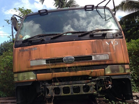 รถนิตสัน 10 ล้อ ท้ายลาด ติดเครน 3 ตัน. 260 แรงม้า.  สนใจติดต่อ 081 - 6079515