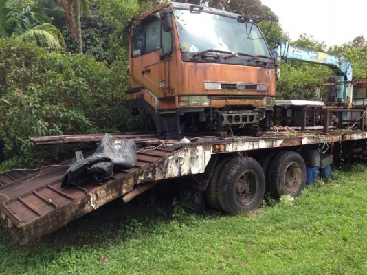 รถนิตสัน 10 ล้อ ท้ายลาด ติดเครน 3 ตัน. 260 แรงม้า.  สนใจติดต่อ 081 - 6079515