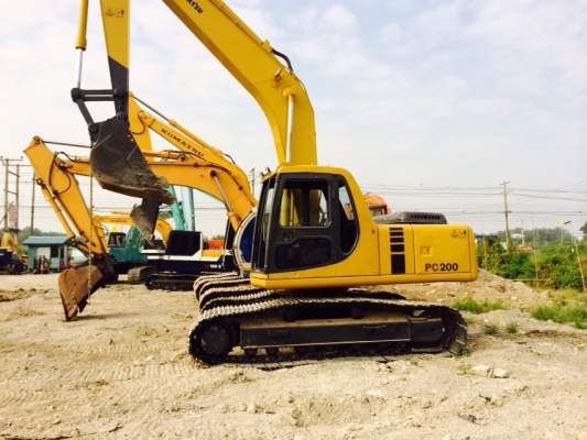 ขายรถแมคโครPC200-6 สภาพพร้อมใช้ สนใจติดต่อ บอย 085-156-2314