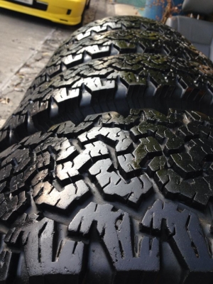 ขายยาง BF ALLTERRAIN 265-70-16 ปลายปี11 ดอก95\%+  ถูกๆ1ชุดครับ