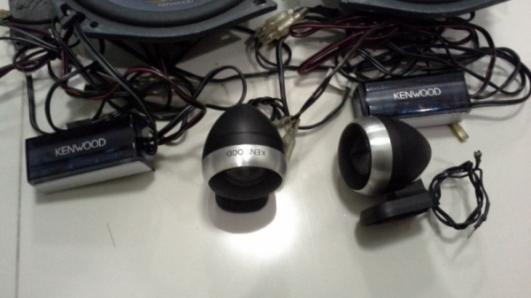 Kenwood แยกชิ้น กลาง 6.5" พร้อมทวิสเตอร์และ Network แยกเสียง