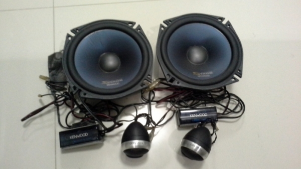 Kenwood แยกชิ้น กลาง 6.5" พร้อมทวิสเตอร์และ Network แยกเสียง