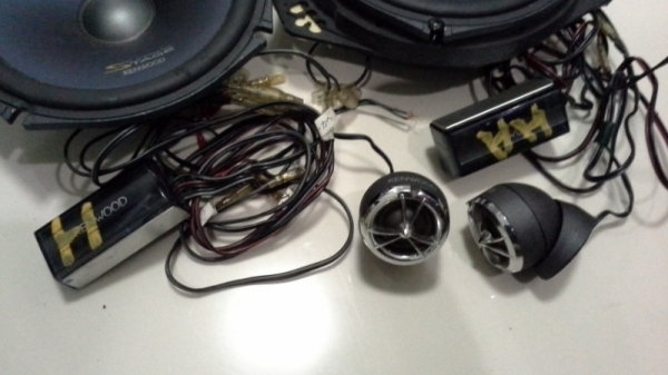 Kenwood แยกชิ้น กลาง 6.5"พร้อมทวิสเตอร์และ Network แยกเสียง Kenwood แยกชิ้น กลาง 6.5"พร้อมทวิสเตอร์และ Network แยกเสียง