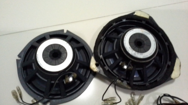 Kenwood แยกชิ้น กลาง 6.5"พร้อมทวิสเตอร์และ Network แยกเสียง Kenwood แยกชิ้น กลาง 6.5"พร้อมทวิสเตอร์และ Network แยกเสียง