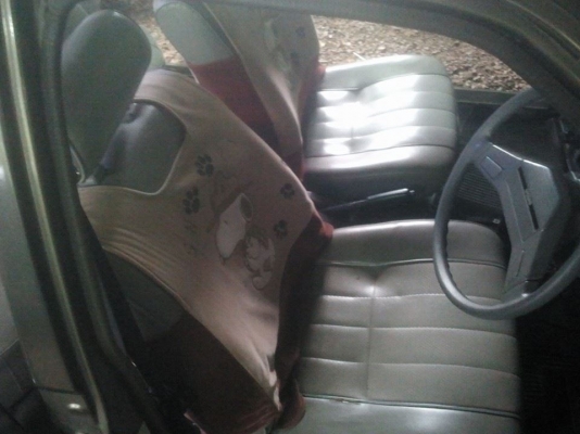 ขาย nissan sanny ff 1.3เกียร์ออโต้เอกสารพร้อมโอนทะเบียนขาดปีหน้า เครื่อง+ช่วงล่างแน่นๆ แอร์เย็น ไม่ต้องทำไรแล้วขับอย่างเดียว ขาย33000 บ.ราคาพร้อมต่อลองลดได้ลด รถอยู่อัมพวา แม่กลอง ติดต่อ โทร0861721580 เบอร์เดียว24ชม.