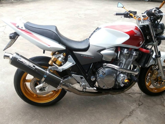 cb1300 ปี04 ทะเบียนพร้อมโอน ของแต่งเยอะ ท่อไทเทเนี่ยมฟลูสวย